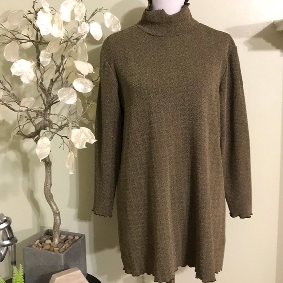 SHANE LEE TURTLENECK SWEATER - Picture 1 of 5